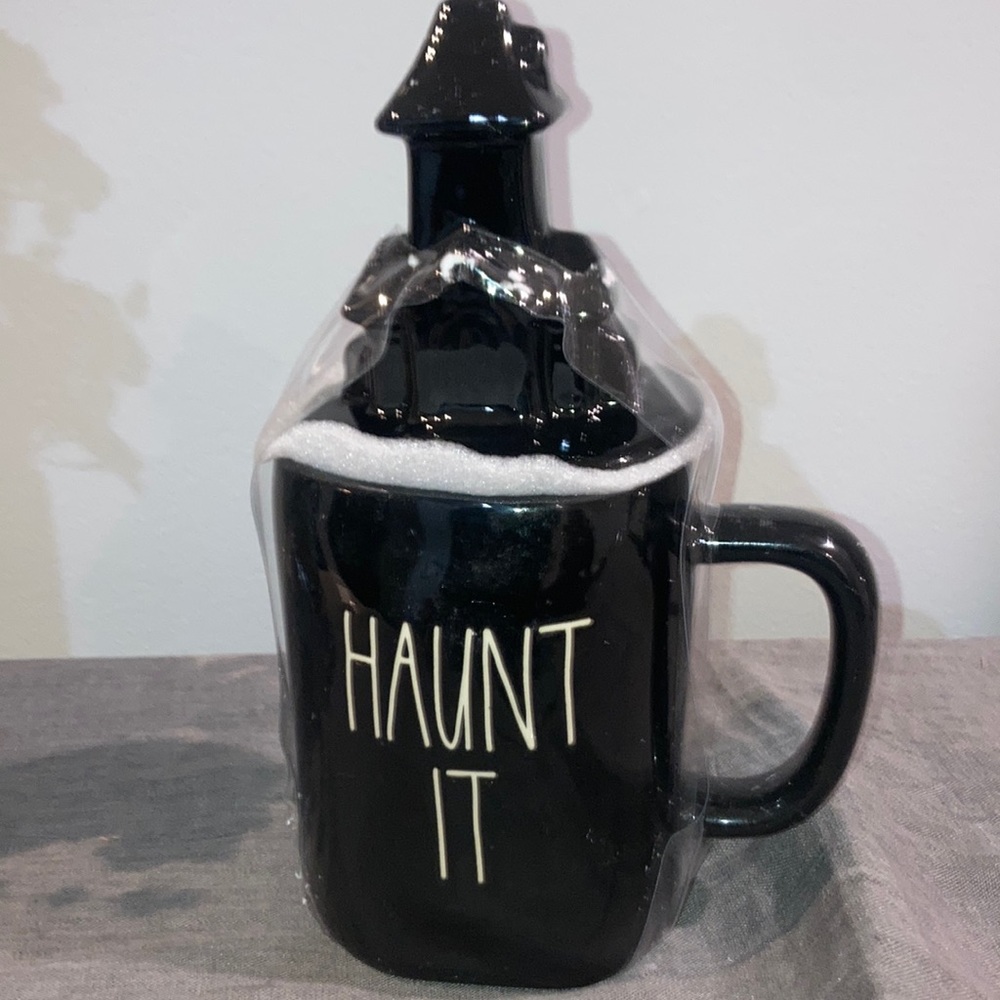 Rae Dunn IF YOU’VE GOT IT HAUNT IT Black Haunted Coffee Mug NEW Halloween 🎃